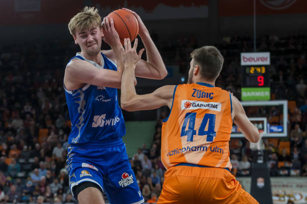 随着比利亚 随着比利亚