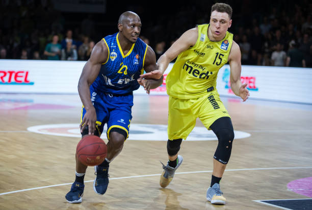 刷新了此前 刷新了此前