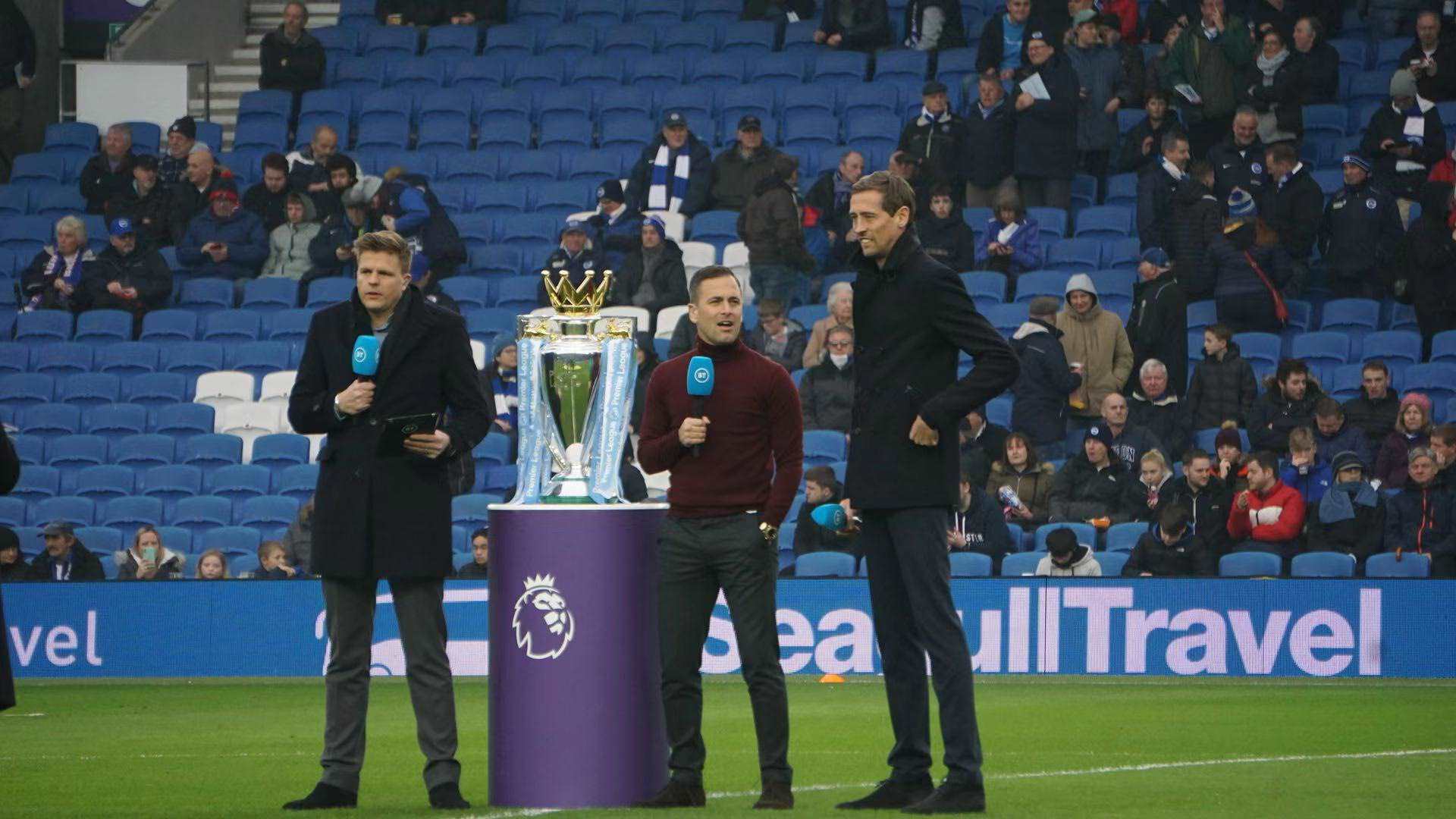 西与西蒙斯 西与西蒙斯